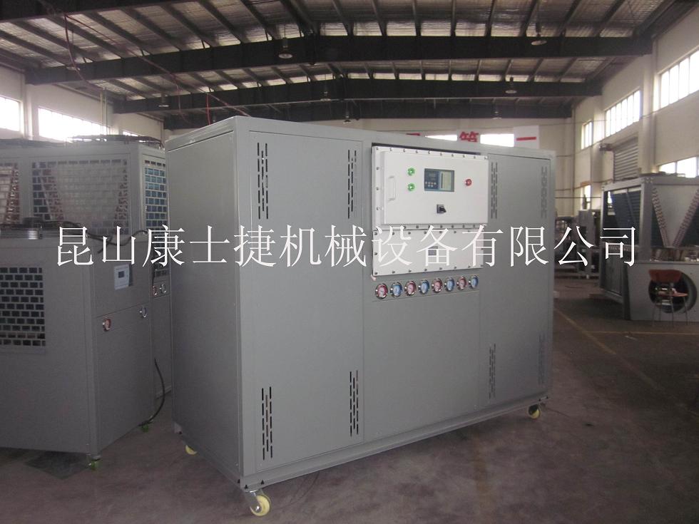 化工行業(yè)冷卻用冷水機_解決化工行業(yè)溫度過高,過熱用制冷設(shè)備